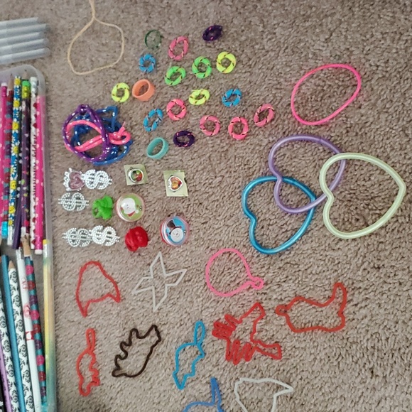 Classroom Treasure Box Prizes Kids Birthday Party Favors Assorted Goody Bags - Picture 6 of 7